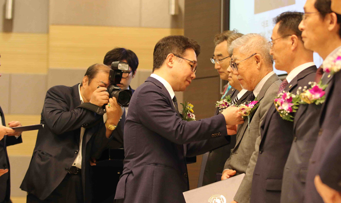 건축학부 신범식 명예교수, ‘건축의 날’ 기념 대통령 표창 수상